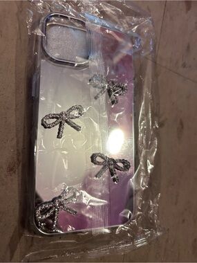 iPhone 14 Mirror Bow Case in Packaging